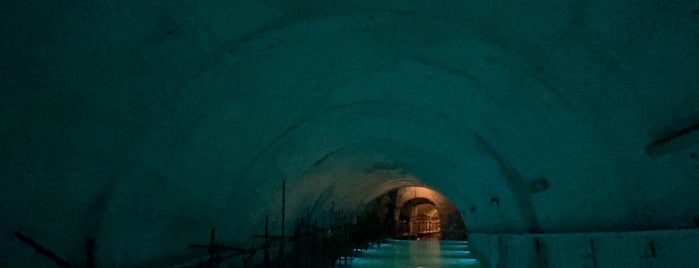 Tunnel Borbonico is one of Naples (Неаполь).