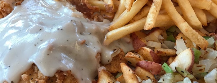 Omar’s Chicken & Waffles is one of Deanna : понравившиеся места.