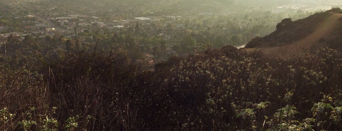 Valle Vista Trailhead is one of Tempat yang Disukai eric.