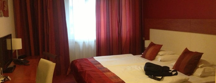 Hotel City Inn is one of สถานที่ที่ Burç ถูกใจ.