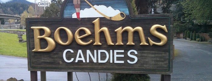 Boehm's Candies is one of Lugares favoritos de Wayne.
