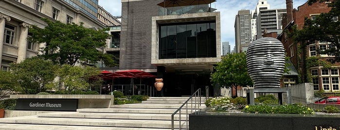 Gardiner Museum is one of Toronto.