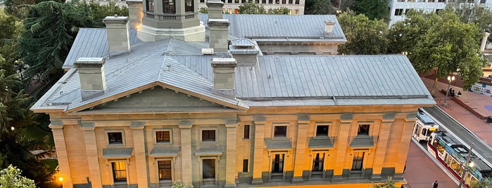 The Pioneer Courthouse is one of Daniel: сохраненные места.
