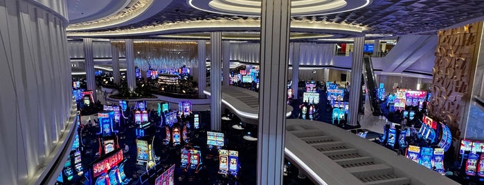 Fontainebleau Las Vegas is one of Casinos.