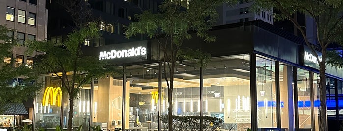 McDonald's is one of 私がシカゴに短期滞在中に立ち寄ったスポットlog.