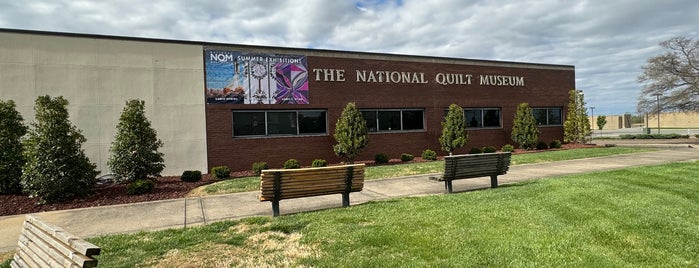 The National Quilt Museum is one of my places.