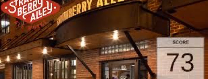 Strawberry Alley Ale Works is one of Clarksville.