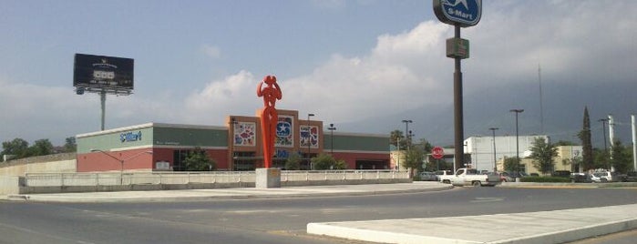 S-Mart is one of Lugares favoritos de Mariana.