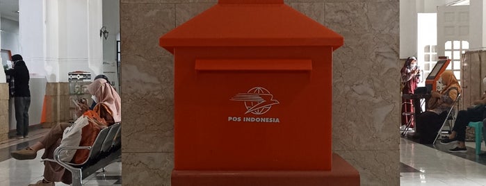 Kantor Pos Besar Yogyakarta is one of Djogdja.