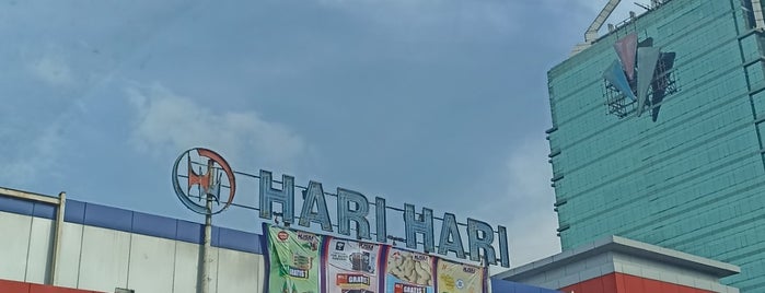 Hari Hari Pasar Swalayan is one of Mall/Department Store/Shopping Center.