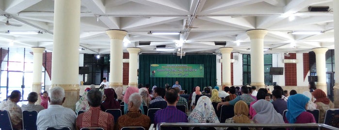Masjid Al Falah Bendungan Hilir is one of RizaLさんのお気に入りスポット.