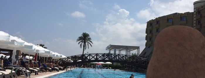 Merit Park Pool is one of Lieux qui ont plu à Pınar 🐞.