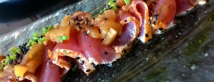 Sensei Sushi Bar is one of Dennisさんのお気に入りスポット.