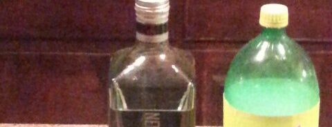 Jc Liquors is one of Lugares favoritos de Rodney.