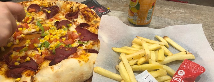 Pizza Hut is one of Posti che sono piaciuti a Ahmet Sami.