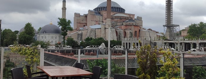 Mesopotamia Restaurant is one of Istanbul.