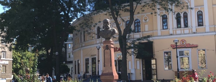 Памятник Сергею Уточкину is one of Одесса.