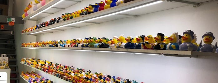Lisbon Duck Store is one of Orte, die Stef gefallen.