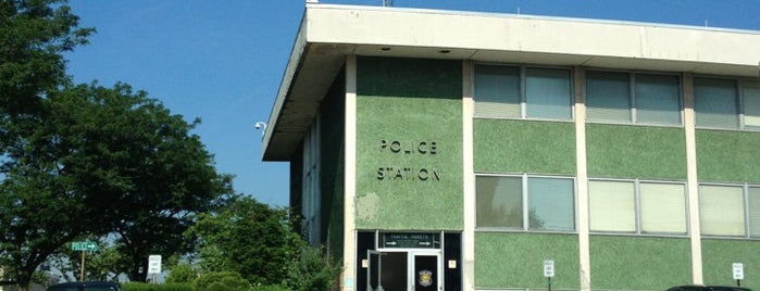 Hazel Park Police Department is one of Jails.
