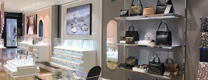 Tous Jewelry is one of Lugares favoritos de Erick.