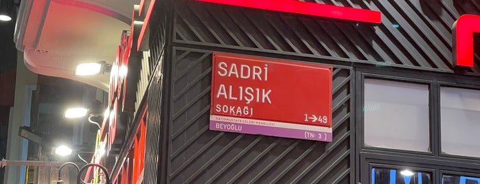 Sadri Alışık Sokağı is one of Eskort Bayan Buse.