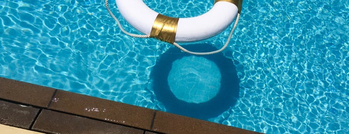 Mandarin Oriental LV Pool is one of Las Vegas Poolside.