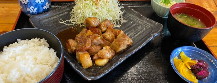 とんかつ えにし is one of Linda's favorite restaurants and bars in Mie.