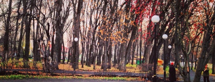 Комсомольский парк is one of Tempat yang Disukai Kaston.
