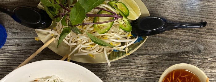 Phở 999 is one of Lunch Grabs in SFValley+ (Los Angeles).