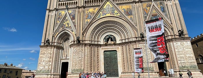 Duomo di Orvieto is one of Italy.