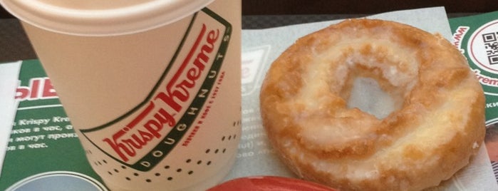 Krispy Kreme is one of Tempat yang Disukai Аndrei.