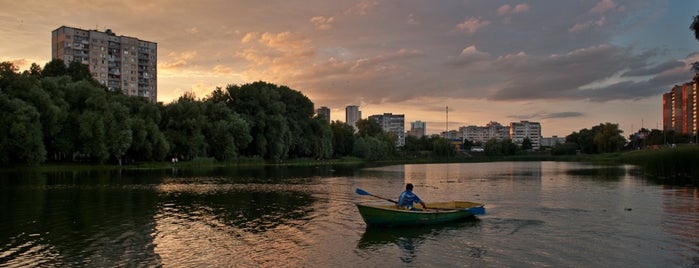 Озеро «Райдужне» is one of озера Києва.