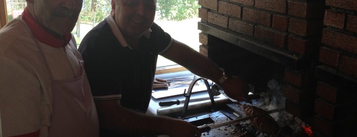 Dadaşın Yeri Cağ Kebap Salonu is one of Lieux sauvegardés par Emre.