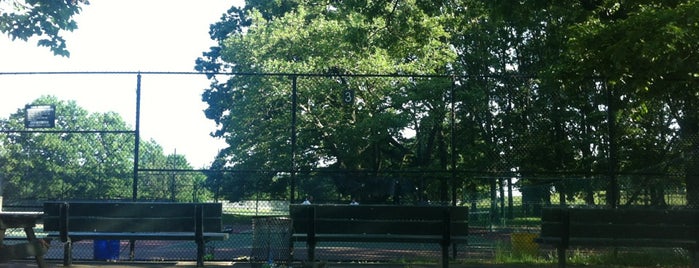 Silver Lake Tennis Courts is one of JRA : понравившиеся места.