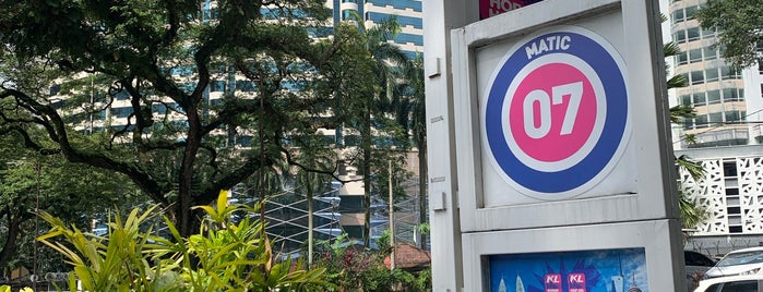 Malaysia Tourism Centre (MaTiC) is one of Fanático pelo o Foursquare.