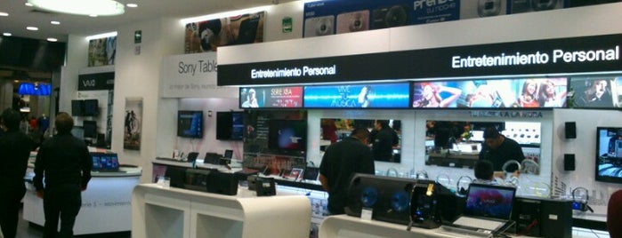 Sony Store is one of Tempat yang Disukai Diego.