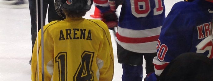 Center Ice Arena is one of Don'un Beğendiği Mekanlar.