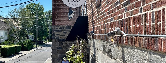 Grigg Street Pizza is one of Fairfield/Westchester Favorites.