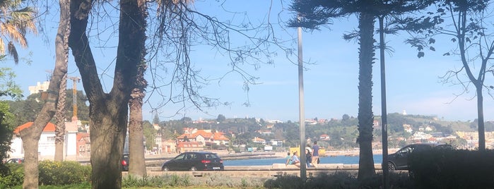 Jardim de Paço de Arcos is one of Parques.