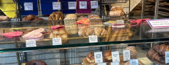 Clear Flour Bread is one of Gotta Try Donuts!.