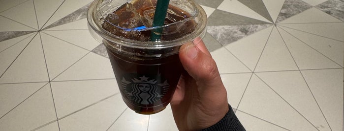 Starbucks is one of リヤド.