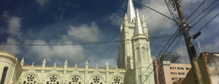 Praça da Catedral de Montes Claros is one of POR AI.