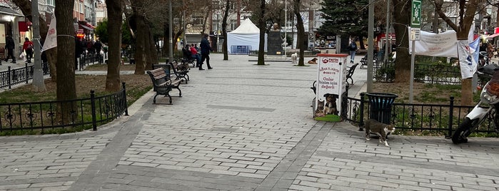 Şehremini Meydan is one of ayaküstü istanbul.