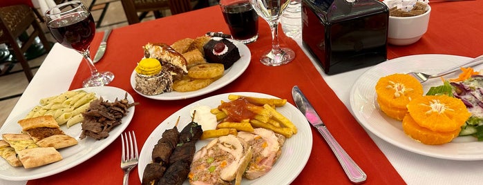 Club Hotel Sera Restaurant is one of Lugares favoritos de Tugba.