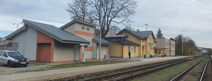 Železniční stanice Náměšť nad Oslavou is one of Trať 240 Brno - Jihlava.