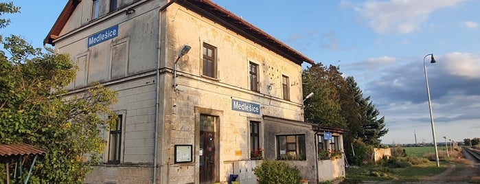 Železniční stanice Medlešice is one of Železniční stanice ČR (M-O).