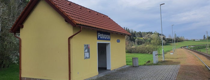 Železniční zastávka Potvorov is one of Železniční stanice ČR: P (9/14).