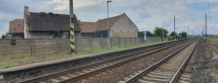 Železniční zastávka Ovčáry is one of starabol melnikmla.