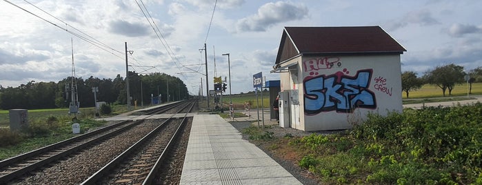 Železniční zastávka Stratov is one of Železniční stanice ČR (R-Š).