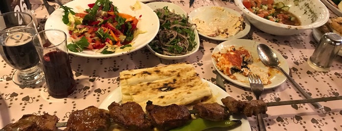 Mert Restaurant is one of Damla'nın Beğendiği Mekanlar.